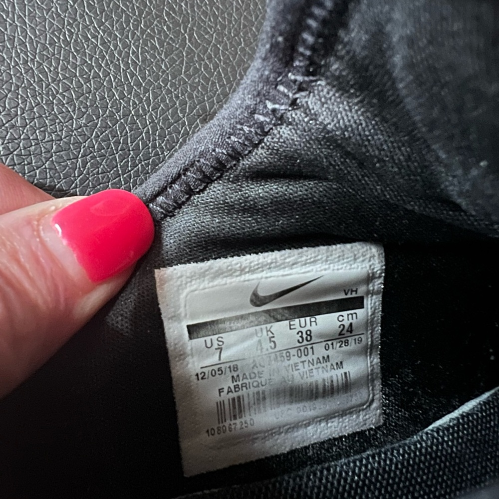 Gently worn Nikes. Woman’s size 7.